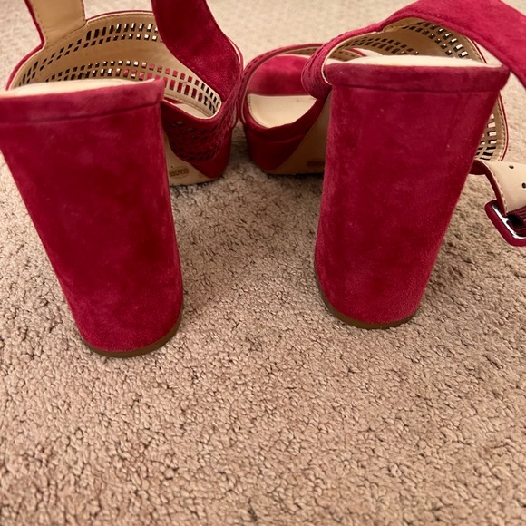 Vince Camuto chunky heel Sandals 8.5 - Picture 4 of 7